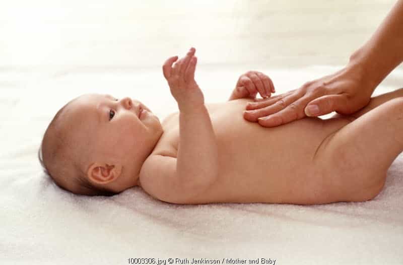 Mengetahui Kesehatan Bayi Lewat Feses