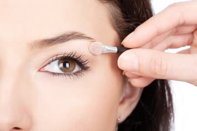 5 Kebiasaan Buruk Penggunaan Produk Kecantikan