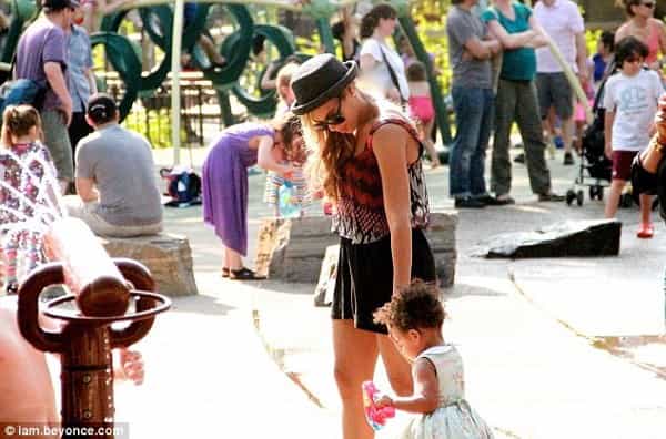 Beyonce Jalin Bonding dengan Anak