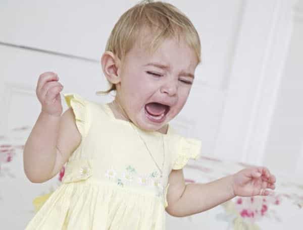 Stop Memukul Si Kecil!