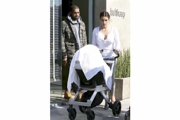 Kim Kardashian Kembali ke Los Angeles