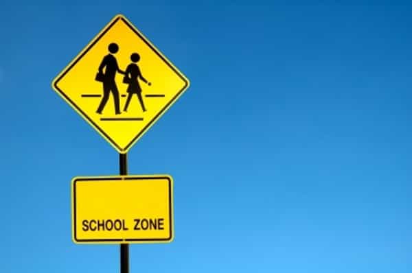 Tips Agar Anak Aman di Jalan