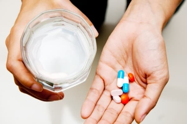 Obat Maag Tidak Boleh Diminum dengan Susu
