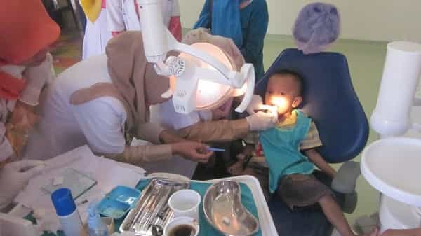 Agar Si Kecil Mau Ke Dokter Gigi