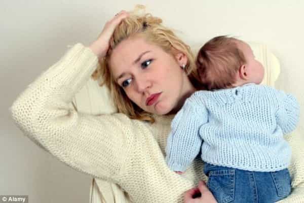 Jangan Biasakan Menggendong Bayi Sebelum Tidur