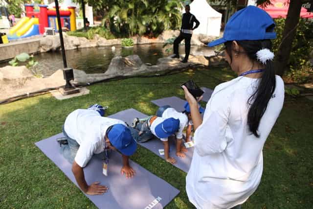 Kegiatan Yoga Race & Air Hockey