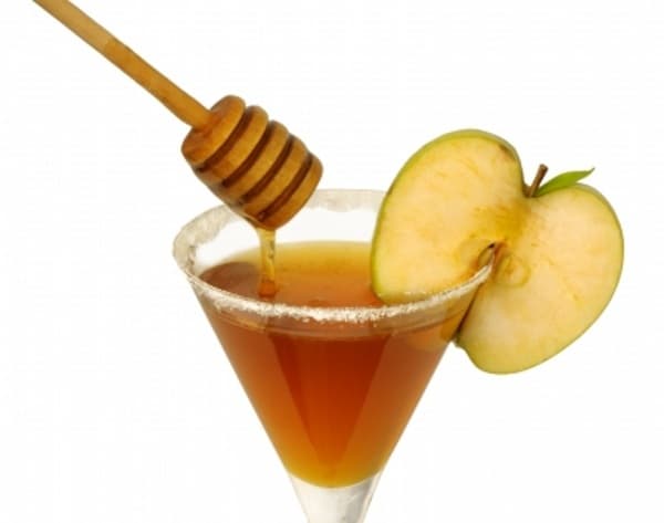 Minum Madu Saat Sakit Tenggorokan