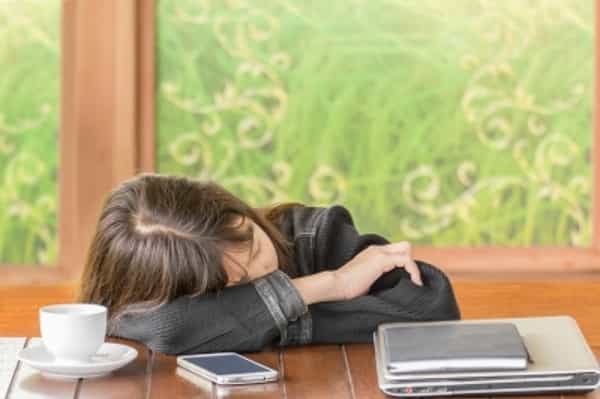 Tips Hindari Kantuk Setelah Makan Siang