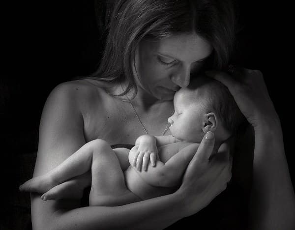 Foto Kenangan Bersama Bayi