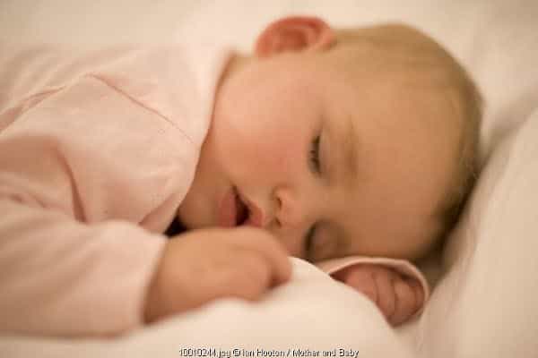 Bayi Sulit Tidur Siang