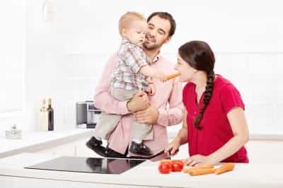 Tinggalkan Gadget Sejenak Demi Anak Anda!