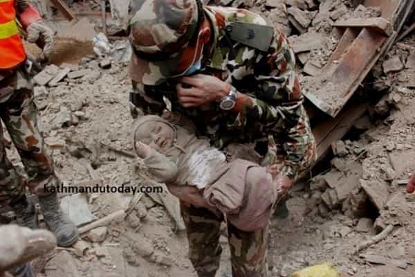Terkubur Selama 22 Jam, Bayi di Nepal Selamat