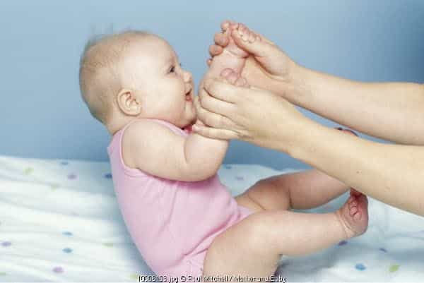 Bayi Usia 7 Bulan Belum Bisa Duduk
