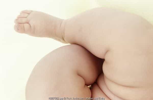 Merawat Kaki Bayi (1)