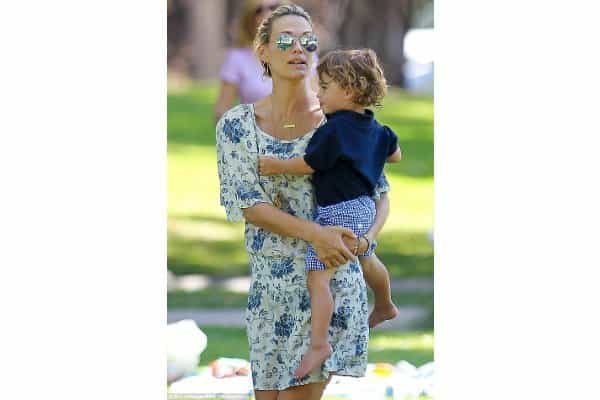 Molly Sims: Sulitnya Kembali Langsing Pasca Melahirkan