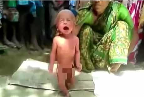 Bayi 2 Hari Dipaksa Berjalan di India