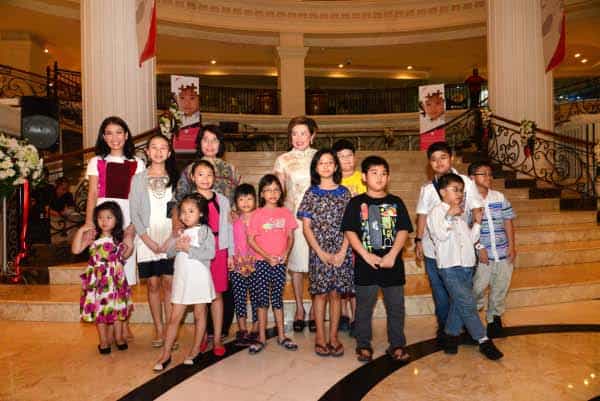 Mengajarkan Si Kecil Membantu Sesama Lewat Pameran Lukisan