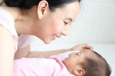 Trik Menenangkan Bayi (3): Posisi Nyaman