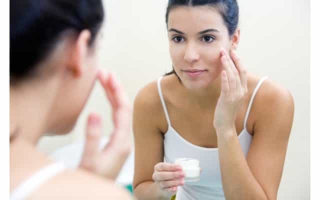 Tips Mengatasi Kulit Kering saat Hamil
