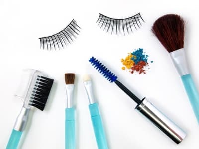 9 Bahan Kosmetik yang Harus Dihindari Ibu Hamil