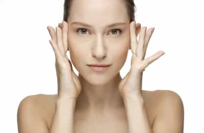 9 Foundation yang Tepat untuk Berbagai Jenis Kulit