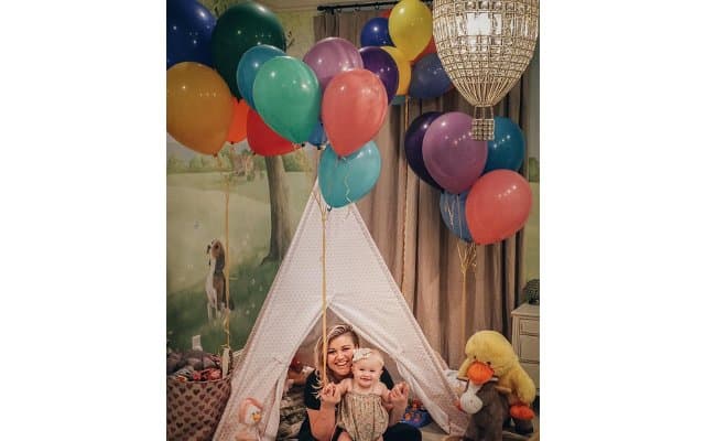Kelly Clarkson Menulis Buku Cerita Anak