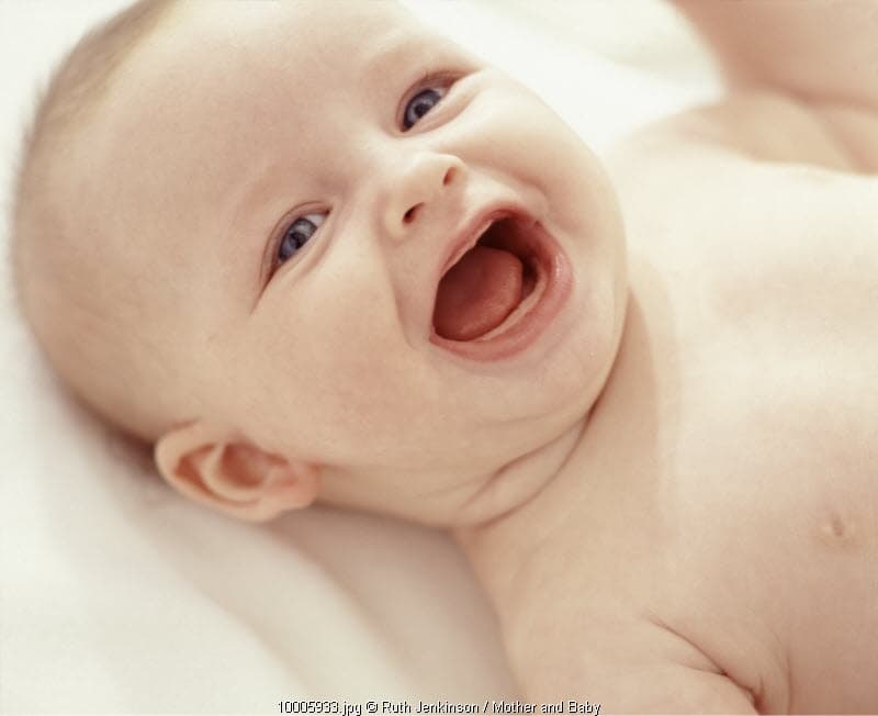 5 Trik Membuat Bayi Nyaman saat Tumbuh Gigi