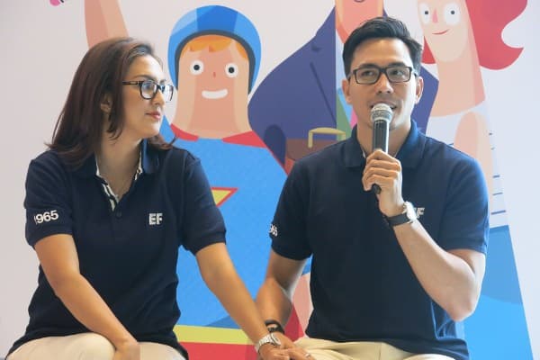 Darius dan Donna Tetap Utamakan Bahasa Ibu