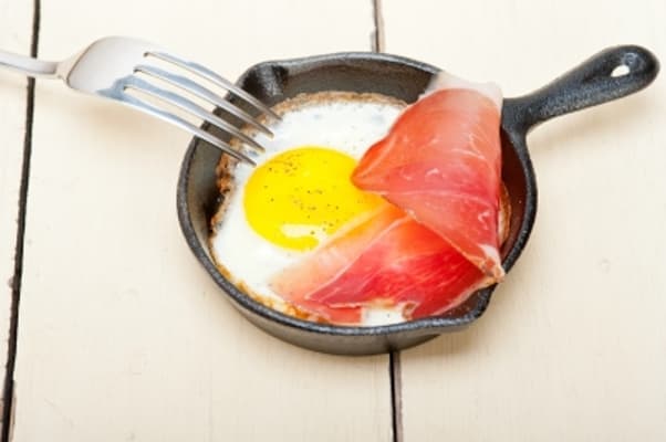 Bolehkah Si Kecil Makan Telur Setengah Matang?
