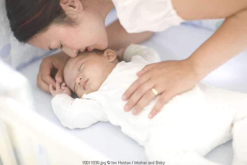Mengatasi Jet Lag pada Bayi