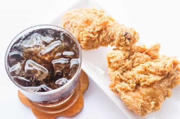 5 Makanan yang Melemahkan Otak Anak