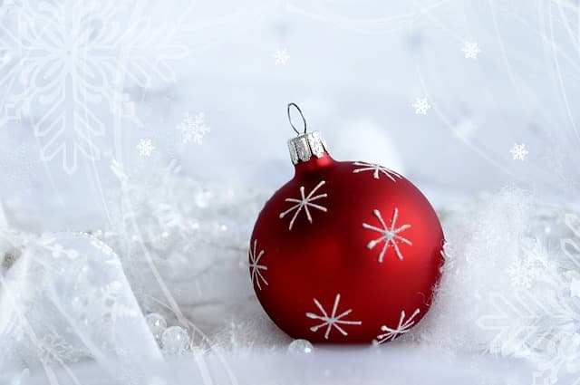 Psikologi di Balik Lagu Natal Bernada Sendu