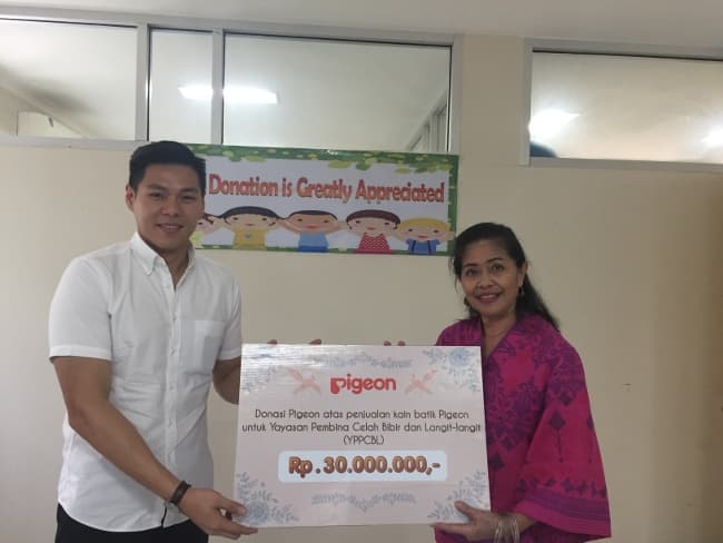 Penyerahan Donasi “Program Pigeon Care” Kain Batik