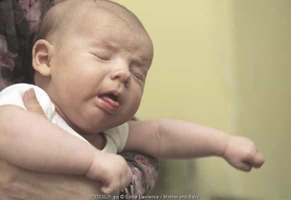 Bayi Sering Gumoh Bisa Sebabkan Gangguan Pertumbuhan