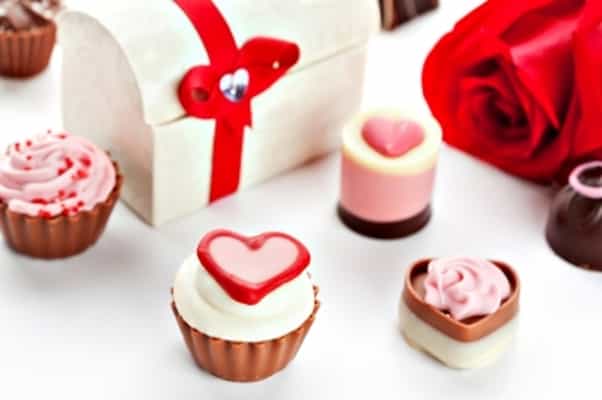 7 Tradisi Unik dalam Merayakan Hari Kasih Sayang
