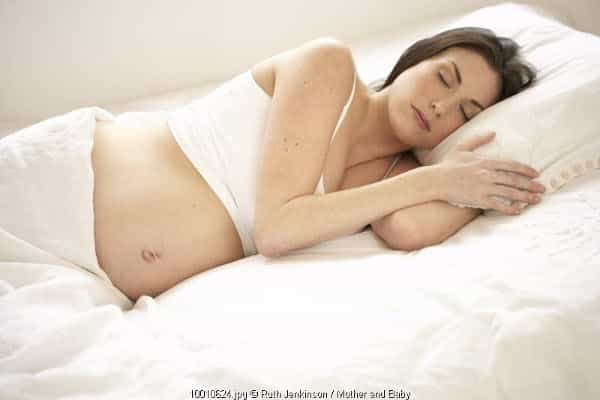 4 Tips untuk Tidur Nyenyak di Trimester 3