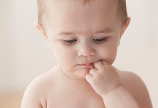 6 Cara Meringankan Nyeri karena Tumbuh Gigi pada Bayi