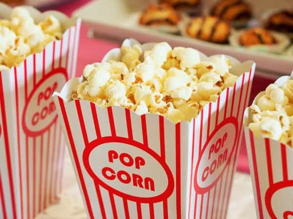 7 Tips Mengajak Balita ke Bioskop