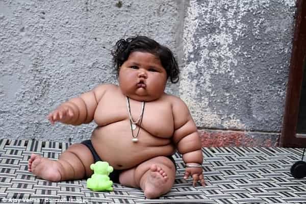 Doyan Makan, Bayi 8 Bulan ini Beratnya 17 kg