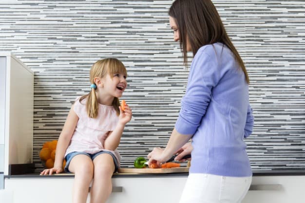 5 Aturan Penting Memilih Camilan untuk Anak