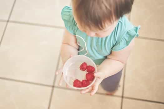 9 Trik Mengatasi Bayi Susah Makan