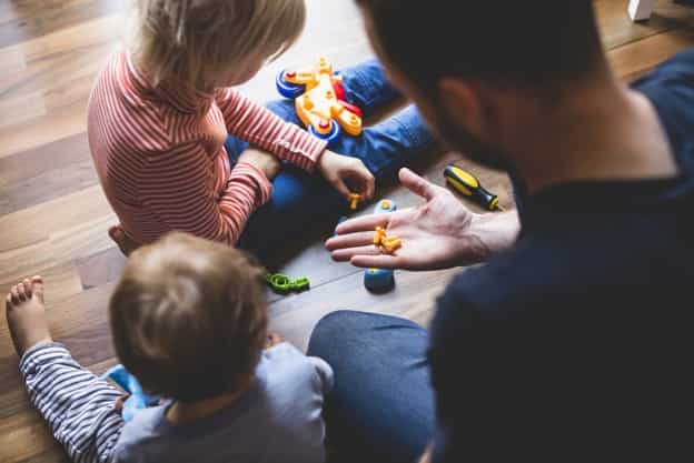 Trik Agar Anak Tak Rewel Saat Silaturahmi Lebaran