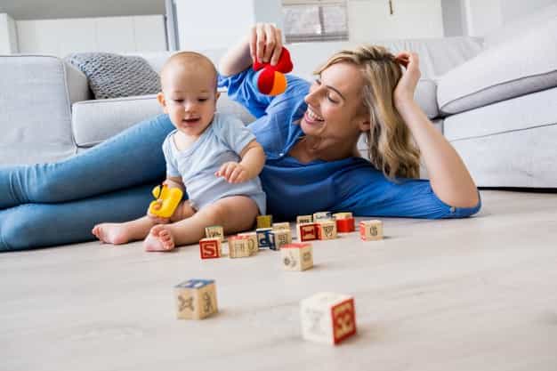 Stimulasi Perkembangan Bayi dengan Cara Bermain