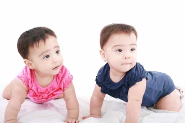 Waktu yang Tepat untuk Bayi Belajar Merangkak