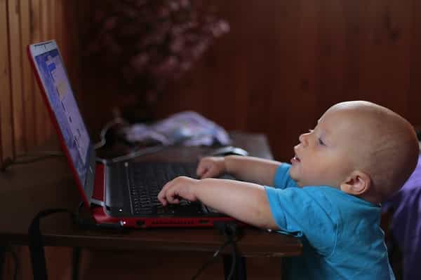 Ini Kata Dokter Bahaya Layar Gadget Bagi Mata Anak