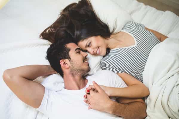 Hal Pertama yang Dilakukan Setelah Bercinta adalah…