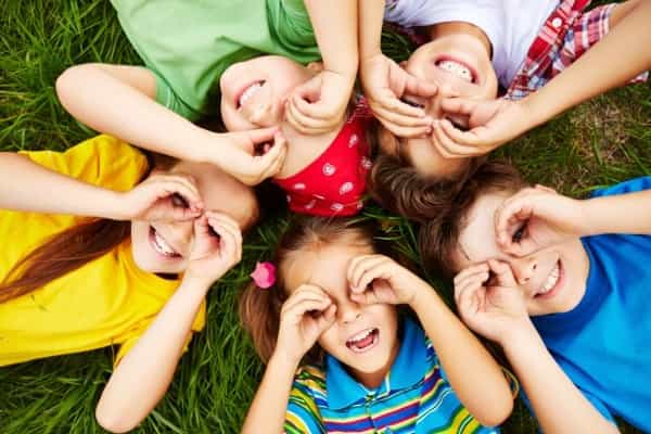Perhatikan Jarak Usia Si Kecil dengan Teman-temannya
