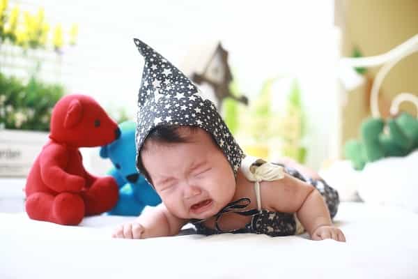 Bayi Juga Bisa Membuat Tangisan Palsu