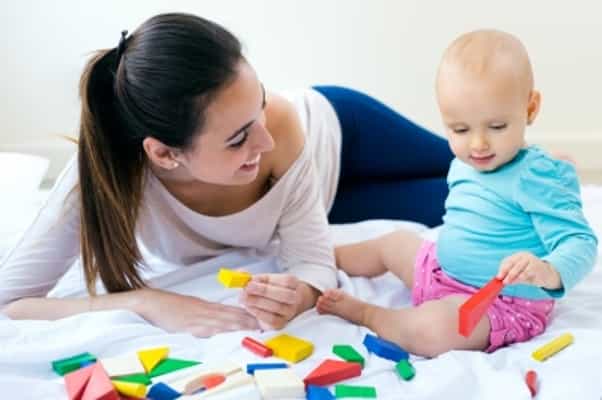 Miliki 3 Keterampilan Ini untuk Bermain dengan Bayi