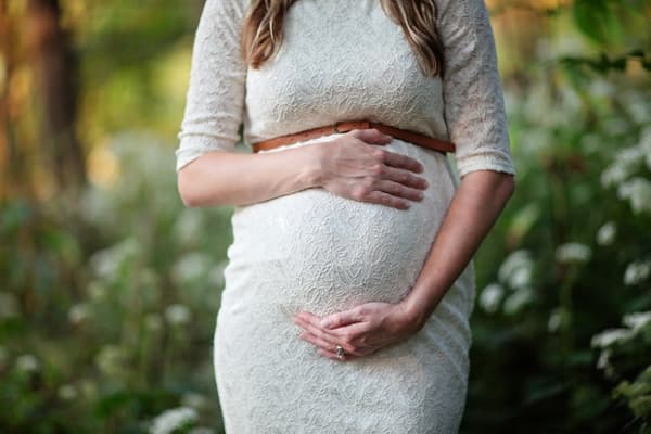 Kapan Bumil Bisa Rasakan Pergerakan Bayi di Perutnya?